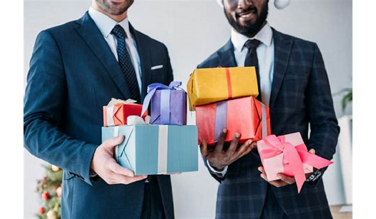 Luxury Corporate Gifts Dubai That Add a Dash of Local Flair